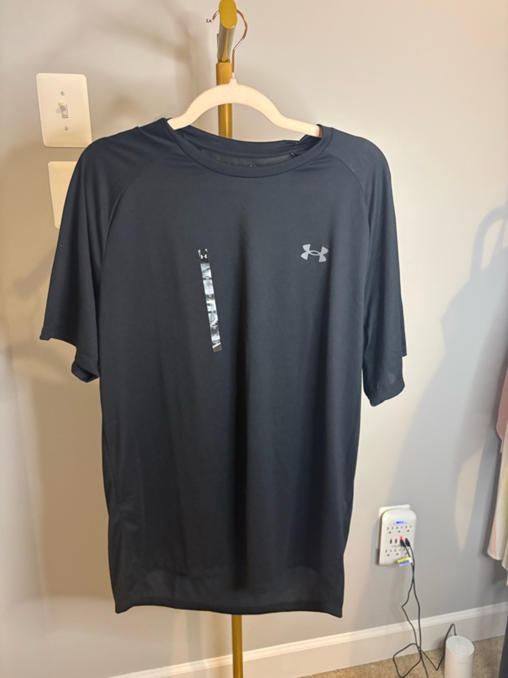 Under Armour Men’s Black Short-Sleeve Athletic Tee with Reflective Logo